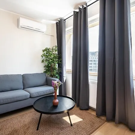 Elegant In The Heart Of The Town Apartment