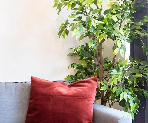 Elegant In The Heart Of The Town Apartment